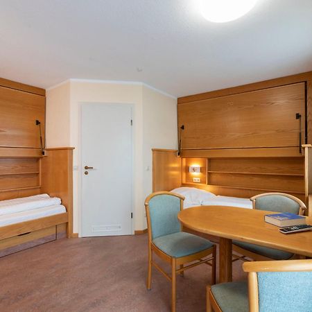 Haus Chiemgau - Kolping-Familienhotel Тайзендорф Экстерьер фото
