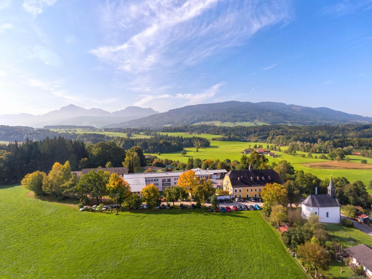 Haus Chiemgau - Kolping-Familienhotel Тайзендорф Экстерьер фото