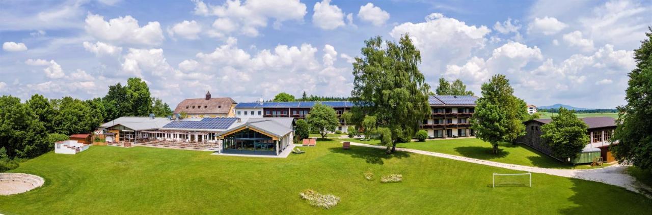 Haus Chiemgau - Kolping-Familienhotel Тайзендорф Экстерьер фото