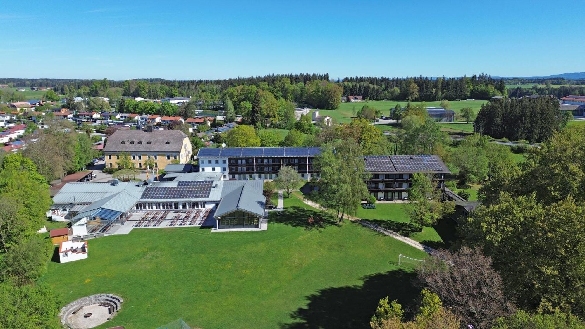 Haus Chiemgau - Kolping-Familienhotel Тайзендорф Экстерьер фото